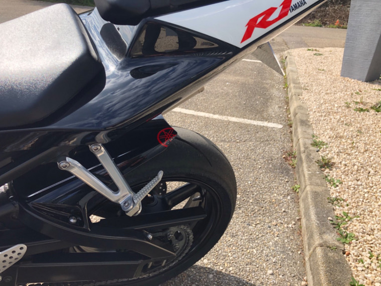 Changement de couleur Yamaha R1